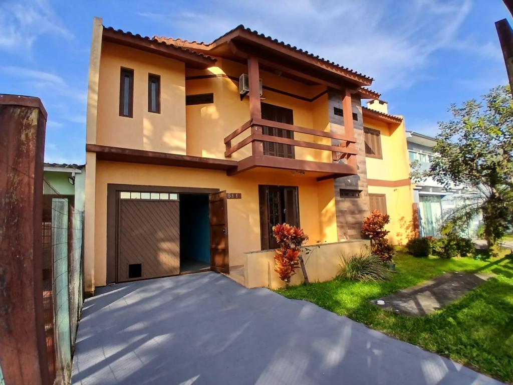 Casa/Sobrado 4 Dorm. Imbe