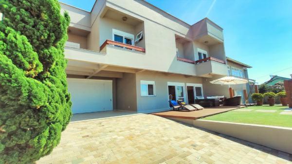 Casa/Sobrado 4 Dorm. Imbe