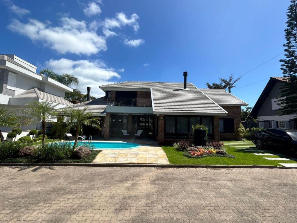 Casa em Condominio 3 Dorm. Imbe