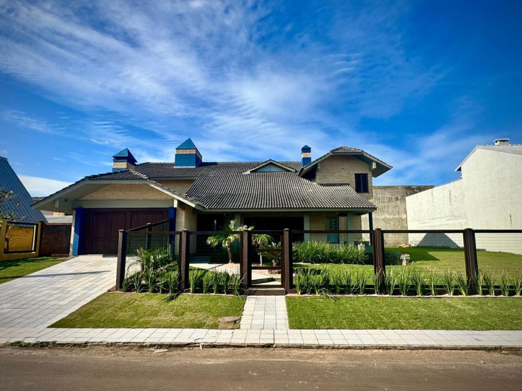 Casa/Sobrado 5 Dorm. Imbe